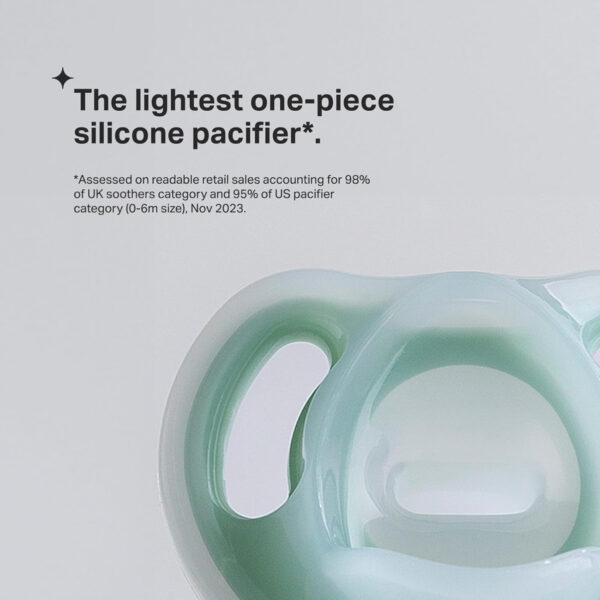 Tommee Tippee Ultra-Light Silicone Pacifier, 0-6 Months, Symmetrical One-Piece Design, BPA-Free Silicone Binkies, Clear/Blue/Green, Pack of 4