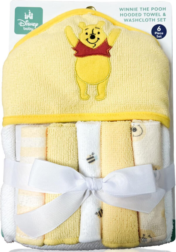 688af3fa06de51e5b9c5e53103a36a8279126cf74a49671d8665f.jpg Cudlie Accessories Disney Baby Winnie The Pooh Hooded Towel with 5 Piece Washcloth Set, Honey Collector Print, GS71798, Yellow