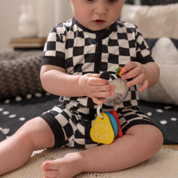 688b05ac2f0d0fa02c9584383d0ab367d4017965e0fa3abbd38c5.jpg Baby Einstein Teether-pillar Rattle and Chill Teething Toy, Ages 3 months +