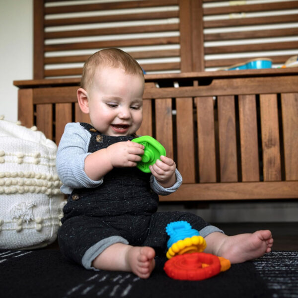 688b06108260b9e9433873570bbfcbba16fb23d5129e8c1bde76b.jpg Baby Einstein Teether-pillar Rattle and Chill Teething Toy, Ages 3 months +