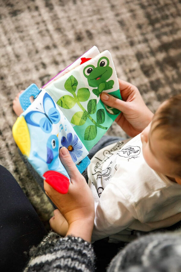 688b06487a4b98f39dcbe2f620c981bdecc54dceab6e0e9108c7f.jpg Baby Einstein Teether-pillar Rattle and Chill Teething Toy, Ages 3 months +