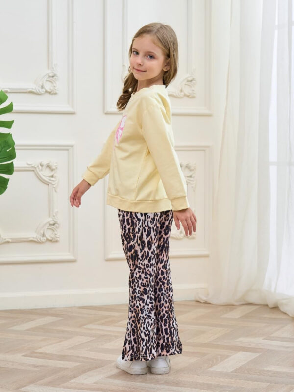 688c456bdc3a031763c48aaa6f2e5707828707d4cb61523ecc77e.jpg Kid Toddler Girl Summer Clothes Leopard & Heart Print Short Sleeve T-Shirt + Flared Leg Pants Outfits (Not Jeans)