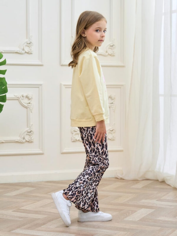 688c456d00dc753702a6f8893ec8e88b1375a99a0c17e59d54455.jpg Kid Toddler Girl Summer Clothes Leopard & Heart Print Short Sleeve T-Shirt + Flared Leg Pants Outfits (Not Jeans)