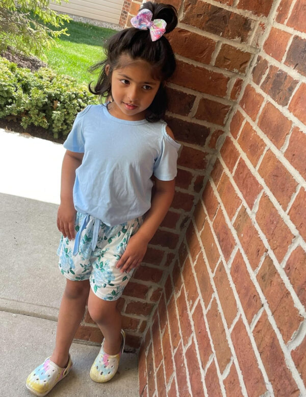 Arshiner Girls Short Sets 2 Pieces Outfits Short Sleeve Tie Knot T-Shirts and Casual Shorts With Pockets Cute Clothes Sets